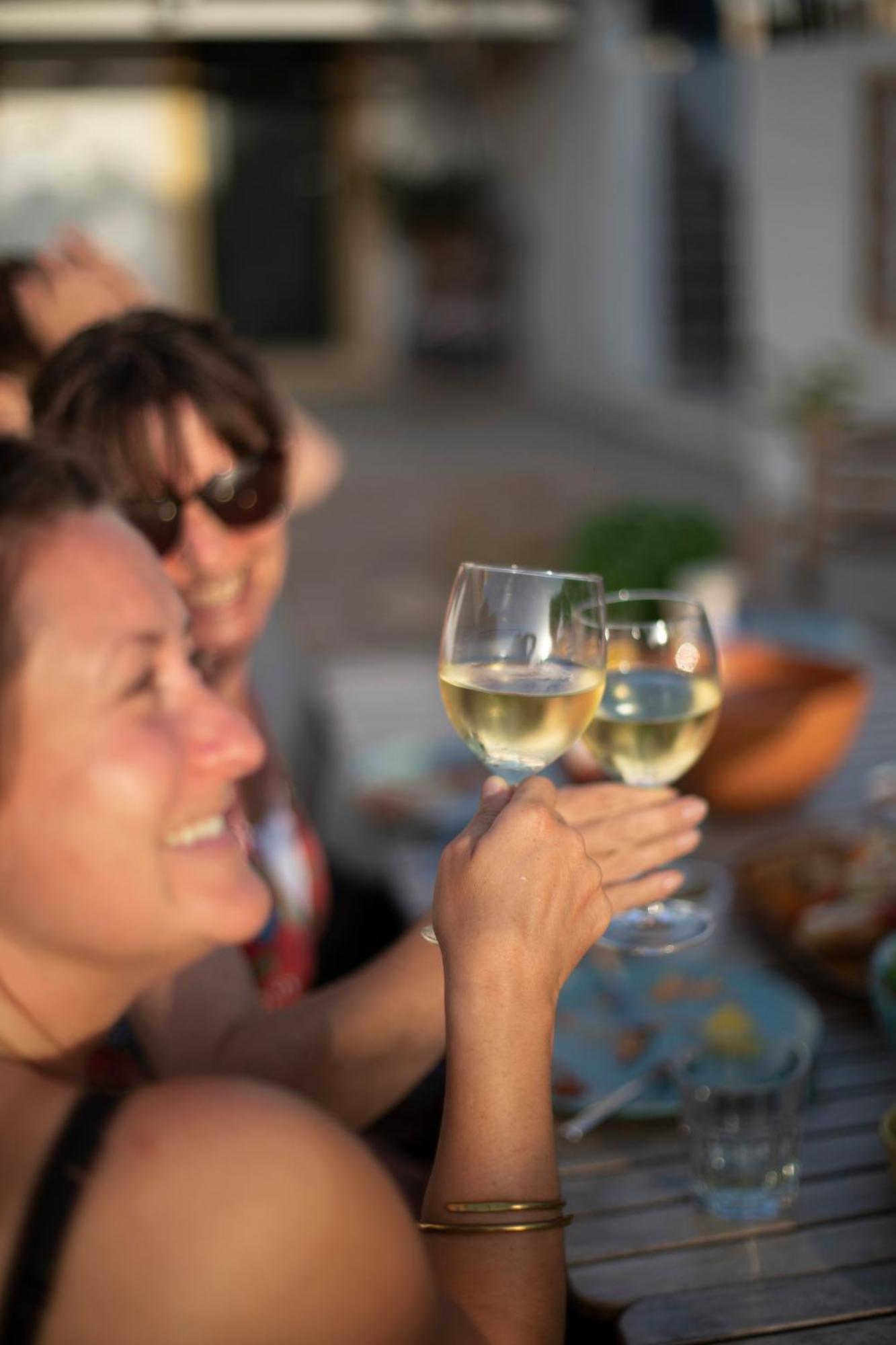 The Far End Surf House - Surf & Yoga Holidays Lourinhã Eksteriør bilde